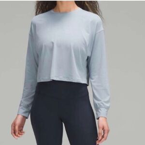 Lululemon Women's Blue/Gray Long Sleeve Crop Top